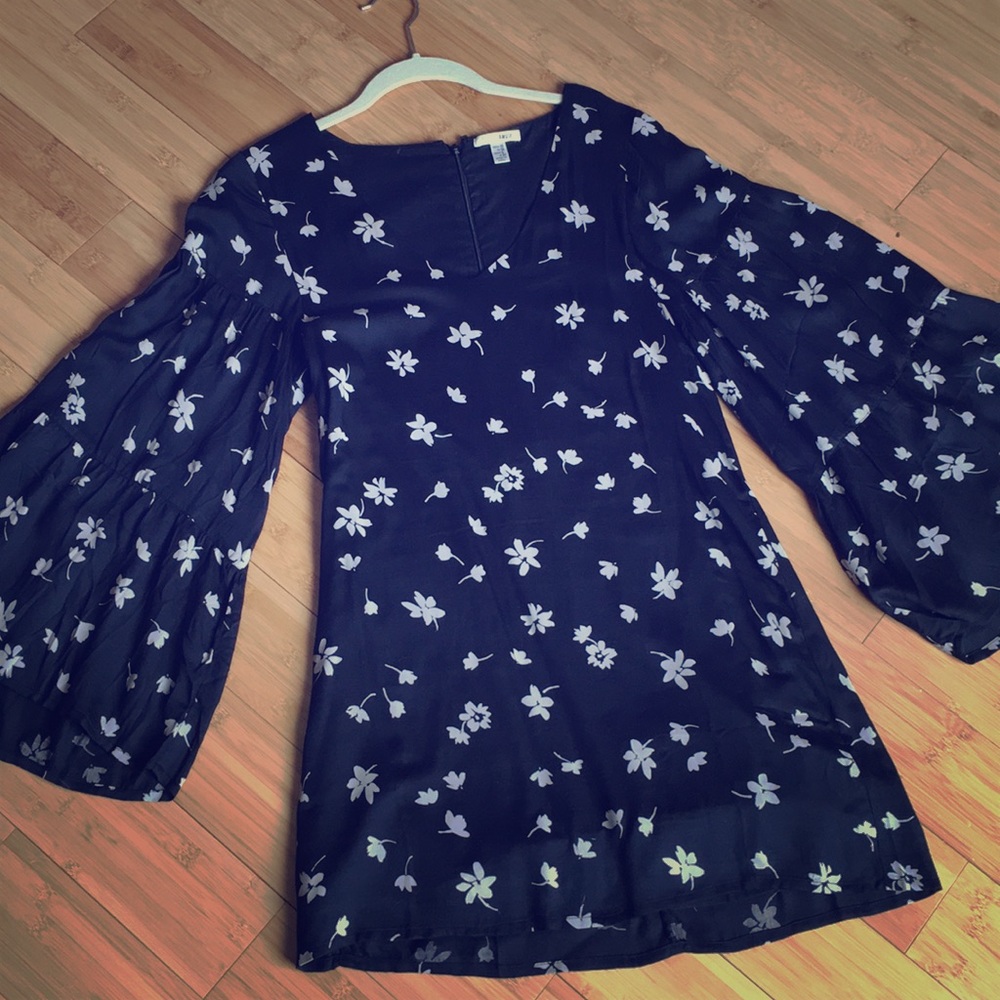 Bell sleeve dress